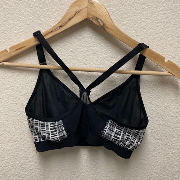 Victoria's Secret Sport Bra Small - Picture 6 of 6